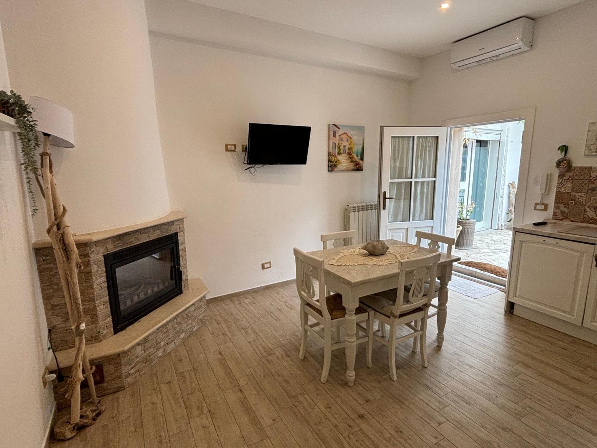 Ferienwohnung Il Cortiletto Taranto Exterior foto